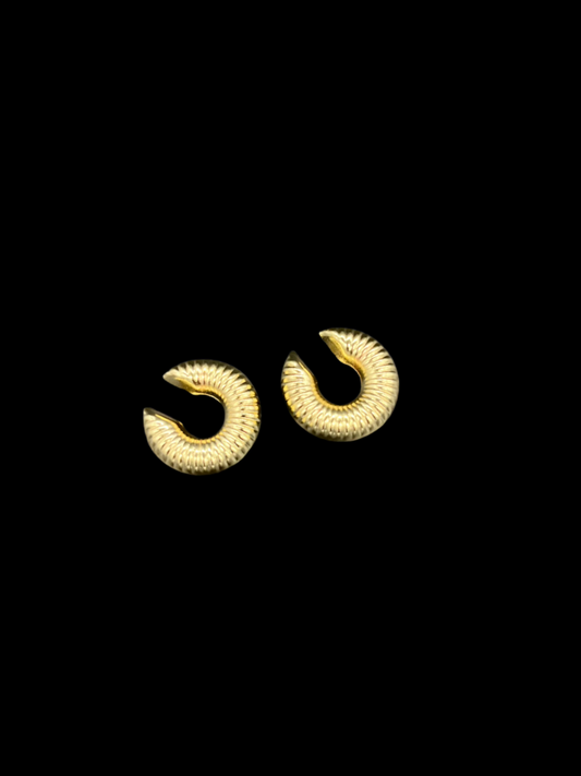 Coil earcuff