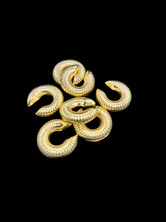 Coil earcuff