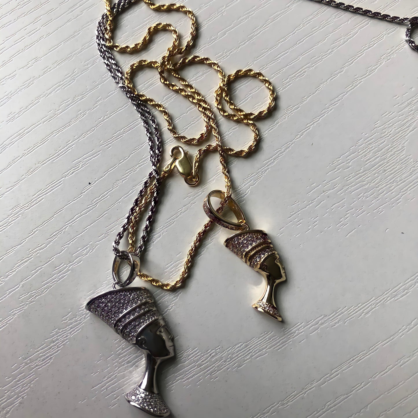 Nef necklace