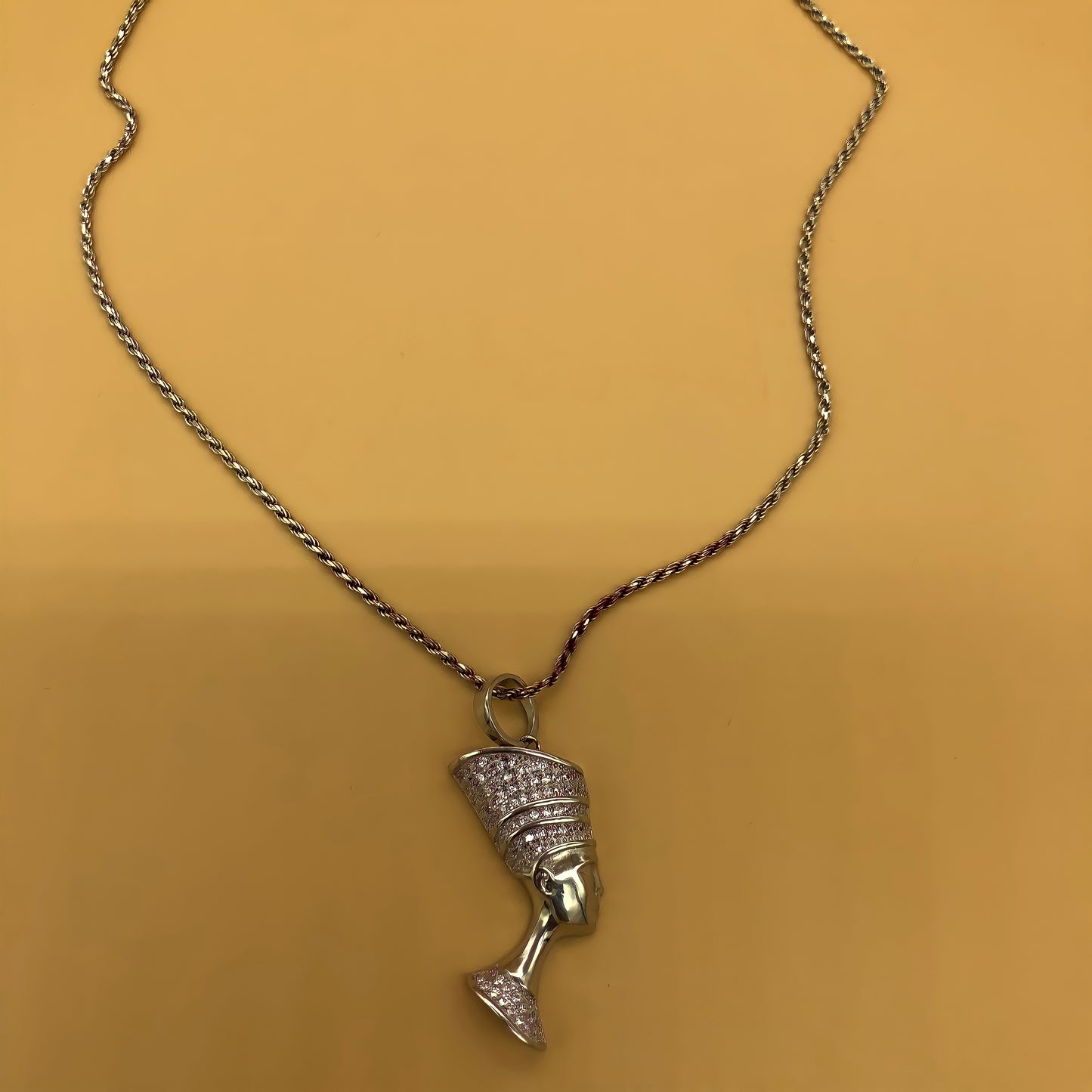Nef necklace
